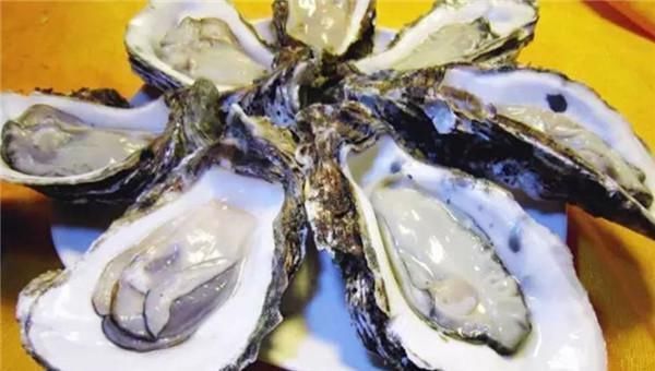 生蚝和海蛎长得很像,到底有什么区别海鲜达人一句话说出答案