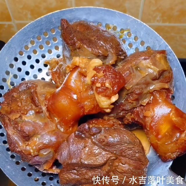 关键中|秘制酱牛肉家庭版,牛肉紧实又入味,制作方法非常简单