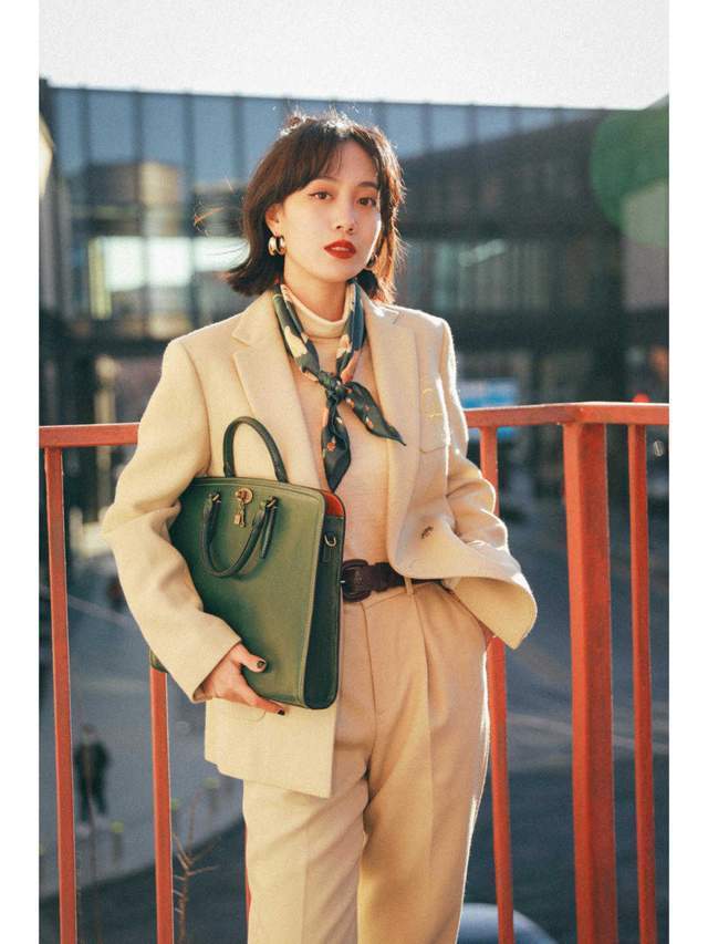 有气质|果然,西服外套还是配“牛仔裤”才洋气,显高显瘦,关键还耐看