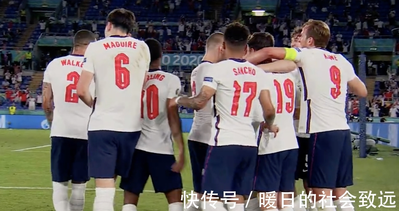 亨德森|4-0!英格兰横扫晋级,追平欧洲杯最佳战绩,16分钟头球3连击!