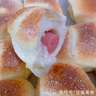 色拉酱|芝士火腿面包一出锅，方圆十里都飘香