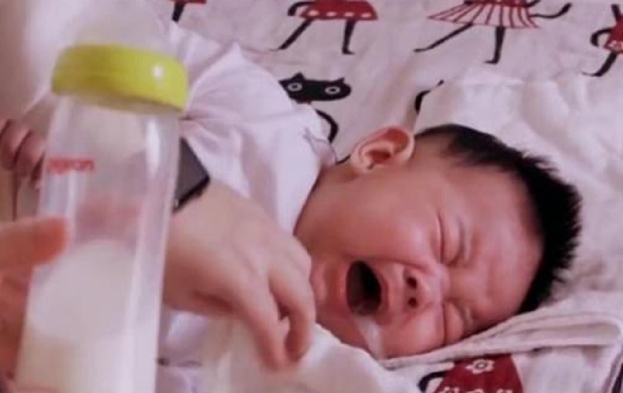 李艾|新生儿呛奶的“抢救时间”很短，区区十分钟，这些步骤不容出错