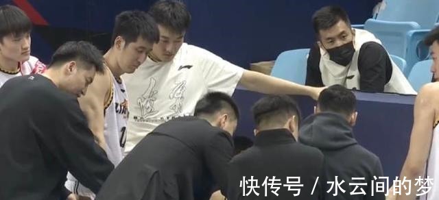 吴昌泽|4消息!周琦名字弄错,刘传兴请客,吴昌泽吹话筒,郭艾伦压力大