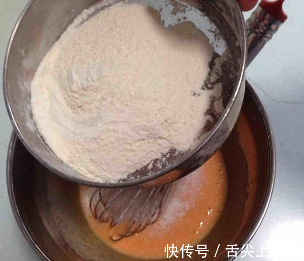 胡萝卜泥|胡萝卜这样吃,简单蒸蒸就出锅,鲜香软嫩有营养,孩子最爱吃