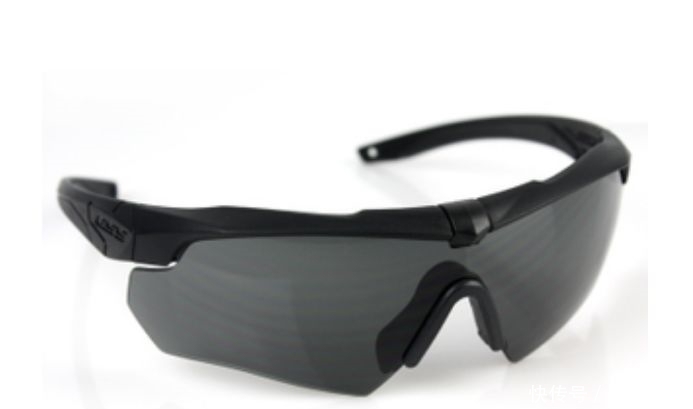 美国|揭秘:为什么美国大兵都喜欢戴墨镜?上过战场的老兵们才会知道!