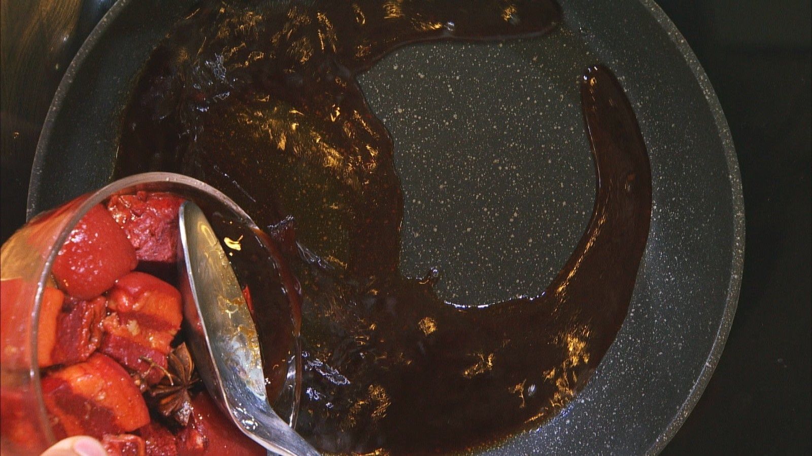 北京卫视《养生厨房》今日菜谱——干锅蒸肉