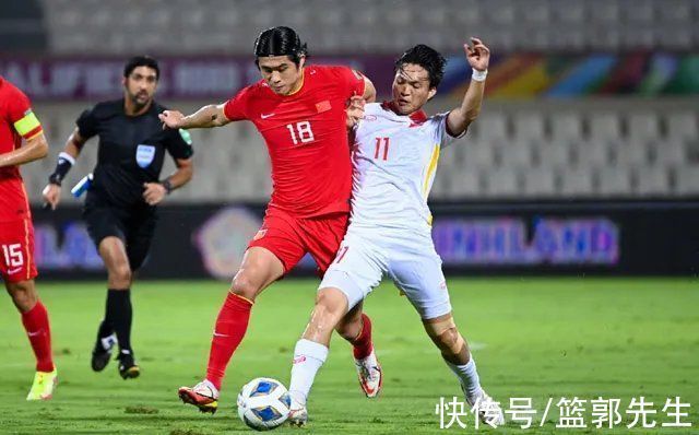 中国男足|人间清醒?武磊读秒绝杀越南,李铁直言是“运气”,赛后发文感叹