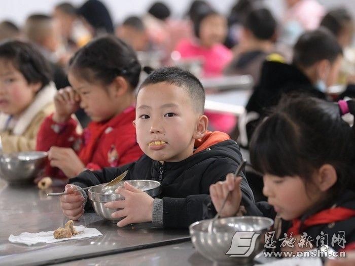 十年“免费午餐” 持续爱的味道