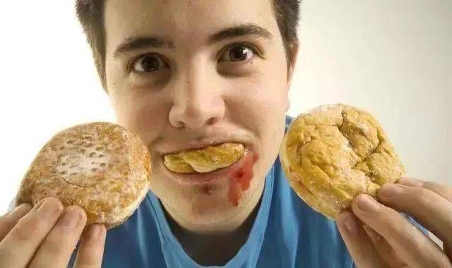  血压高|高血压，预防中风，谨记：早起三不宜，饭后三不急，睡前三不做！