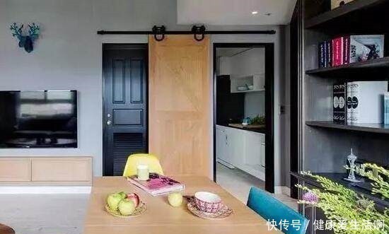 卫生间|卫生间万万别装平开门,现在流行装这种门代替,懊悔没早知道!