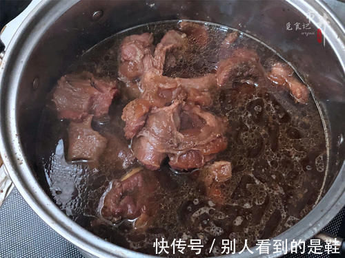 卤牛肉|卤牛肉时,记住“1腌2泡”的窍门,牛肉不柴不腥,好吃缩水少