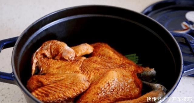 白切鸡怎么烹饪才不老,焯水是关键,但这一步也十分重要
