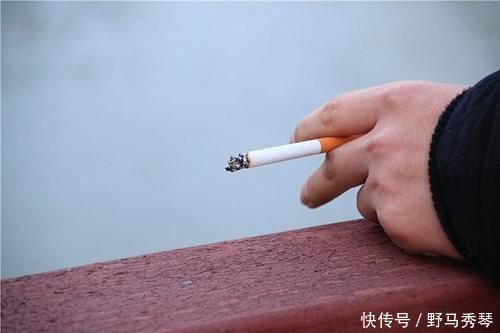 抽烟者自测：憋一口气，憋气时长若能超1个数，趁肺还好，早戒烟