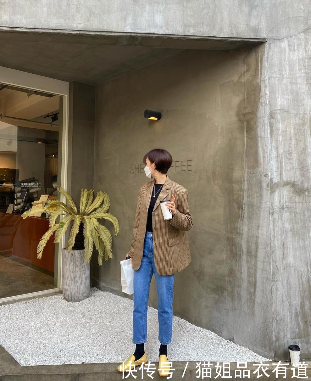 五一出行，要穿得舒适、大方一些，“裤装配平底鞋”就足够你美了