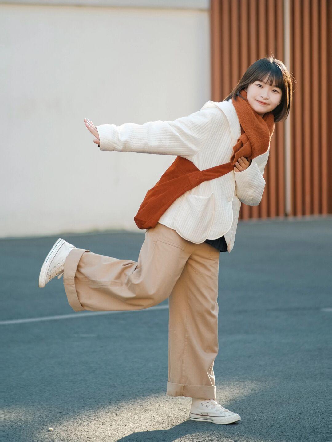 臃肿|觉得羽绒服臃肿?试试“棉服”吧,远比你想象中优雅高级