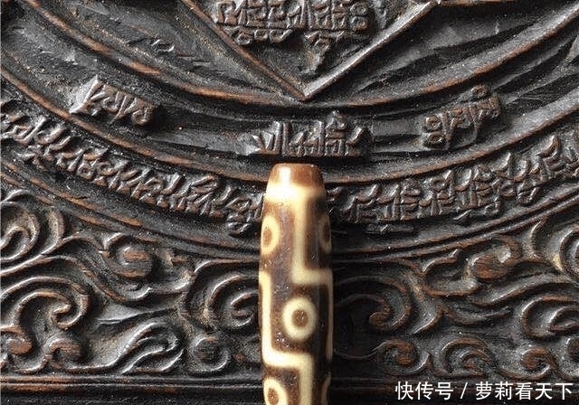 李连杰挂的九眼天珠,为何价值连城?网友:稀世珍宝可遇不可求!