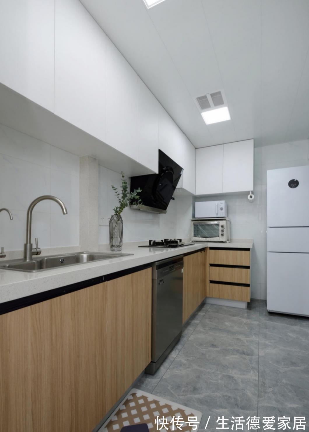 玩耍|70㎡北欧两室,客厅不设收纳柜,随孩子任性玩耍!