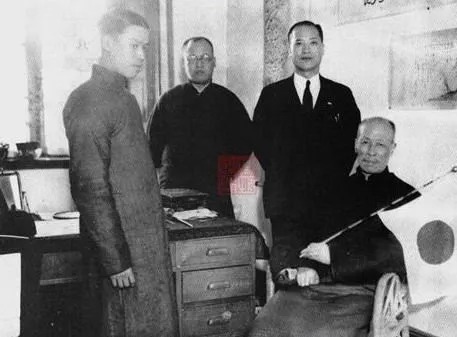 郑孝胥与他的儿子 图片