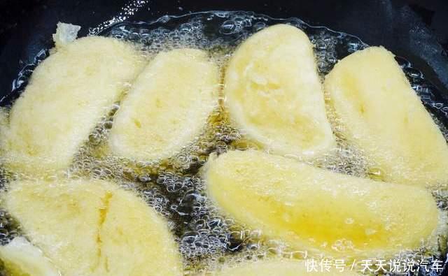 炸馒头片不要只会裹蛋液,记得多加这1步,馒头金黄酥脆不吸油