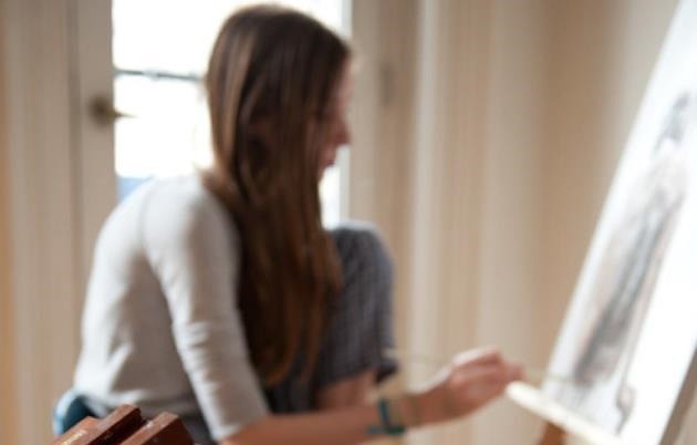 艺考$美术生考试画“自画像”火了,美女画得很好,但老师还是给了0分