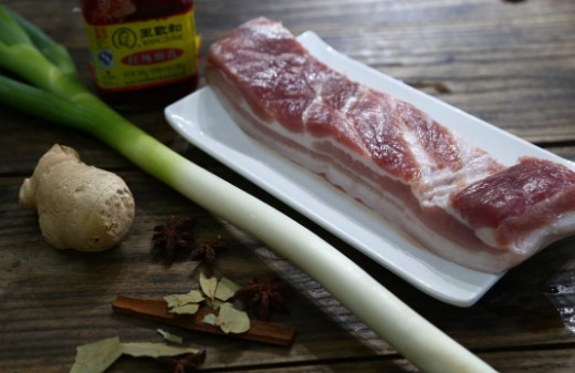 做红烧肉,教您一招,加上它,简简单单超好吃!