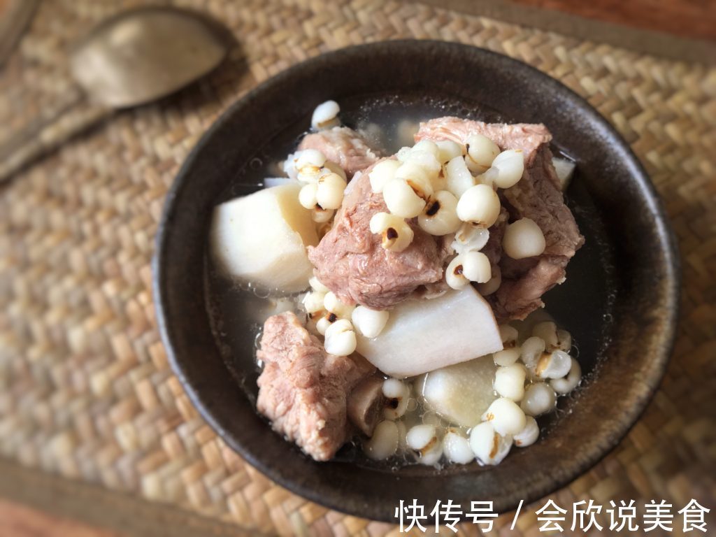 教你营养美味的薏仁海带排骨汤，香气四溢超好吃，家里人特喜欢