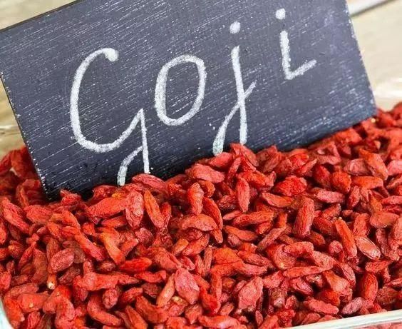 皮肤又显老又粗糙？吃点TA比“贵妇面霜”都有效！