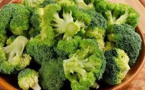 养颜|人到中年想长寿,不妨多吃以下4种食物,补钙又补锌、美容又养颜