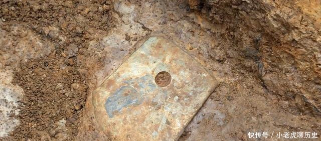  斧图彩陶缸|奇奇怪怪文物大赏，有些文物看着看着就笑哭了！