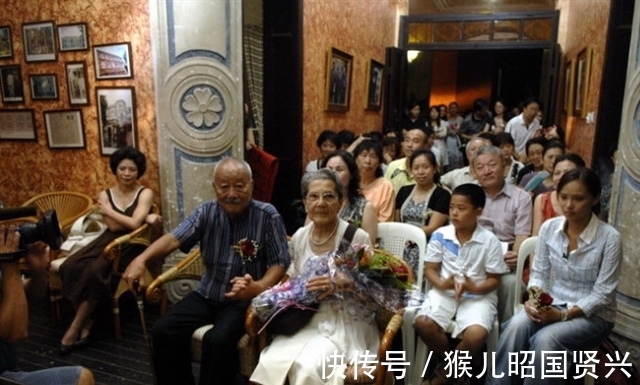 爱情故事#法国8旬老太孤身50余年,只为等中国初恋,82岁时两人终成眷属
