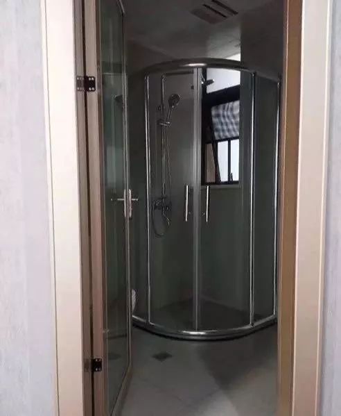 新家|朋友15万装修的新家，越看越耐看，亮点是卫生间半嵌入设计！