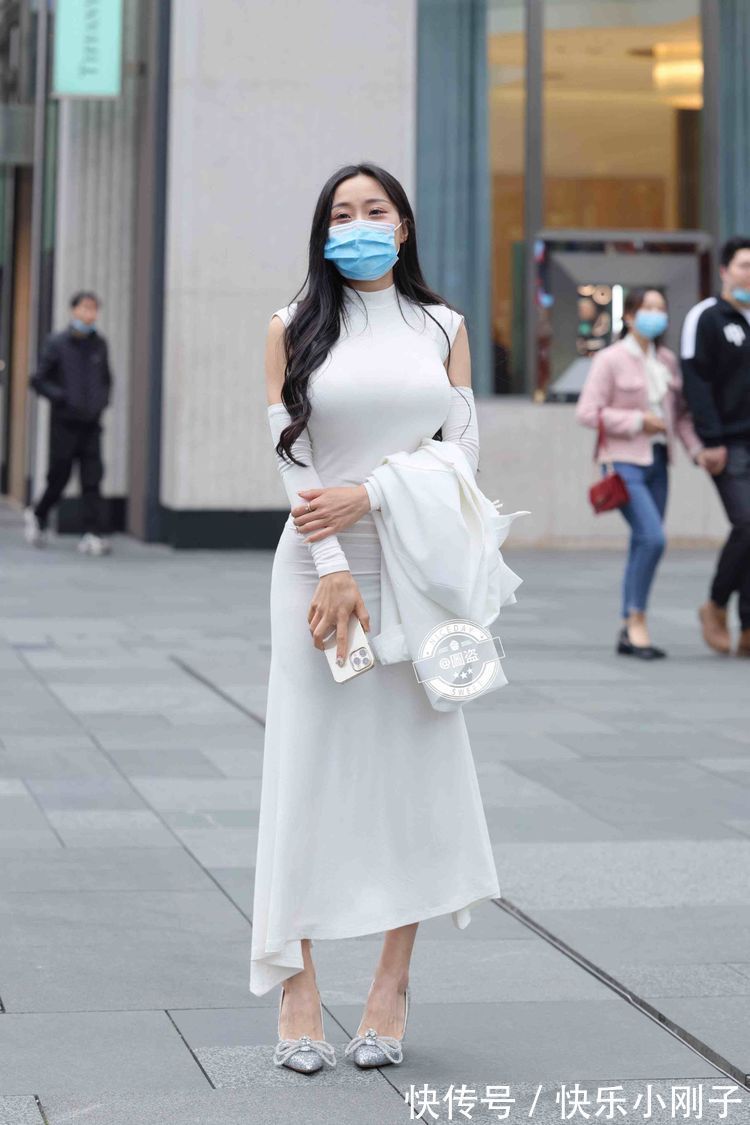 连衣裙 时尚靓丽的连衣裙装扮尽显个性独特,简约也是一种美,简单大方