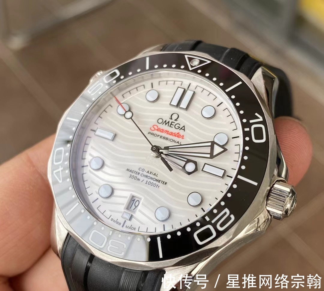 王辉|三十岁男士潜水表怎么选？不要溢价，宝珀五十噚和欧米茄海马对比