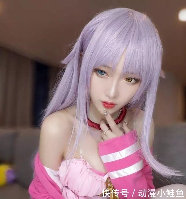 腐团儿|腐团儿深夜发福利,注意力却都在她的手指上,网友:还缺男朋友吗?