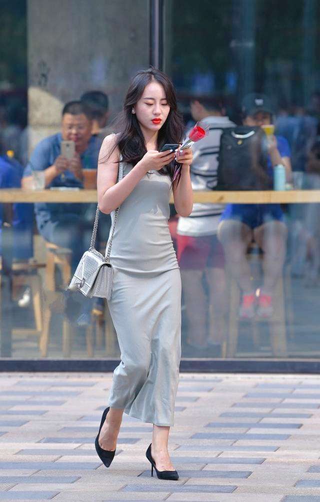 街拍:时尚街拍不至于牛仔裤,小姐姐各种秀