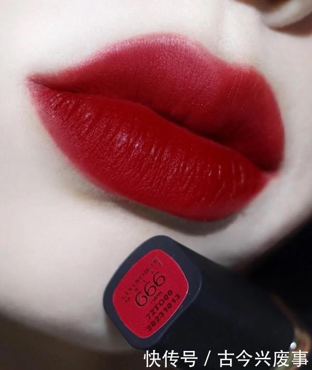 黄皮想涂正红色,我劝你别买“999”,这5支才是显白高手