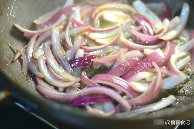 春天要多吃这菜，富含天然杀菌剂，和鸡蛋一起炒，下饭又解馋