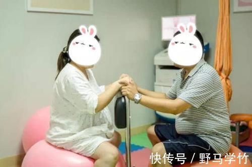 分娩|宝妈凌晨生二胎,5岁女儿独自在产房外守候,护士询问后潸然泪下