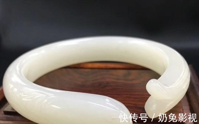 和田玉!白玉之精,色如截脂,什么样的玉才算是羊脂玉?