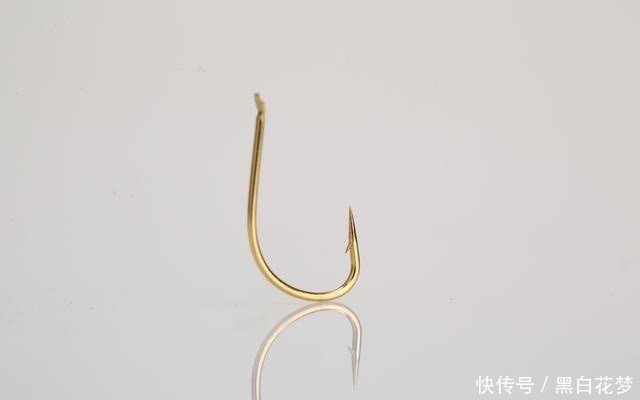 野钓鲫鱼还在选袖钩?这几款钩型大小通杀还不跑鱼