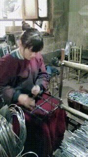 |搞笑GIF段子:就佩服这话作死却一往无前的勇气