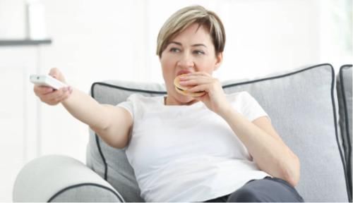 糖尿病|多家糖尿病医院呼吁：这3个习惯，是诱发糖尿病的根本原因，趁早远离