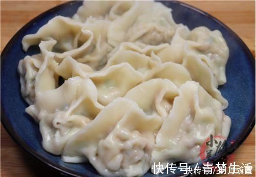 菜帮|调白菜饺子馅，只用盐杀就错了，教你饭店不外传秘配方，鲜嫩多汁