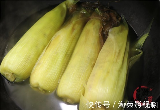 水煮|水煮玉米时,万万不可只用清水!关键2步,玉米香甜又软糯,真香