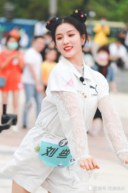 七强|《创造营2020》七强选手合照曝光,张艺凡化身团宠,陈卓璇再次被排挤