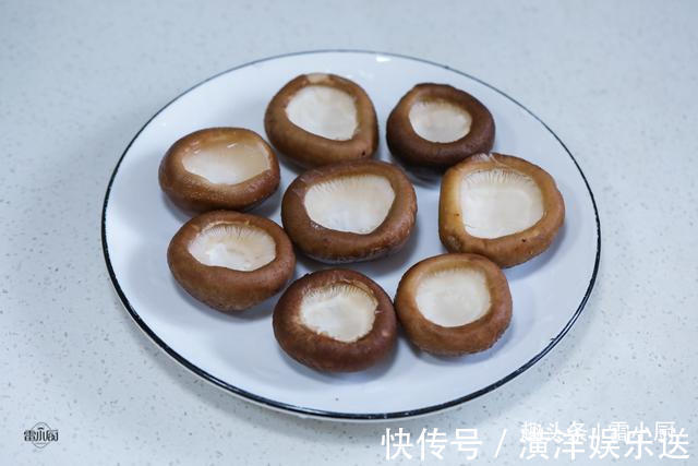 给儿子做了道下饭菜,爷爷想要尝尝,儿子说给一头猪都不换