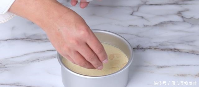 你还在为戚风蛋糕翻车而烦恼吗手把手教你做完美的椰椰醇香蛋糕