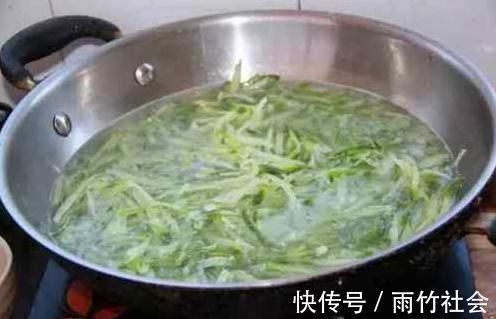 炸萝卜丸子怎么做才酥脆?牢记“4放2窍门”,丸子不散,蓬松酥脆