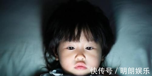 游戏厅|12岁男孩身患癌症,妈妈崩溃大哭吐露别在“垃圾堆”里养孩子