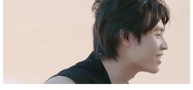 李莎旻子晒情侣聊天记录,看到隔壁老樊的搭讪方式,朋友直呼好蠢